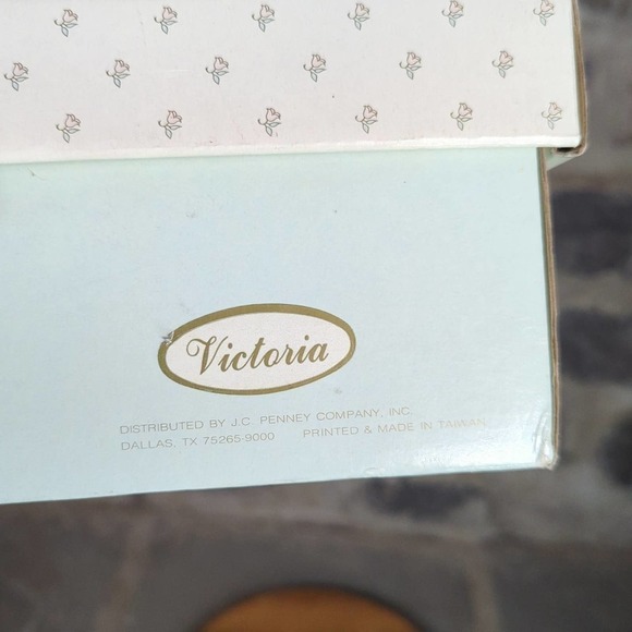 Elizabeth Gray Vintage Porcelain Doll Brunette 16" Floral Dress Parasol Basket - Picture 15 of 16